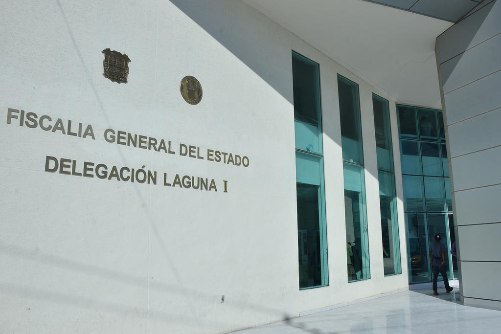 Fue alrededor de las 2:00 de la tarde del jueves que Nelson Guzmán llego a la Fiscalía para presentar la denuncia. (ARCHIVO)