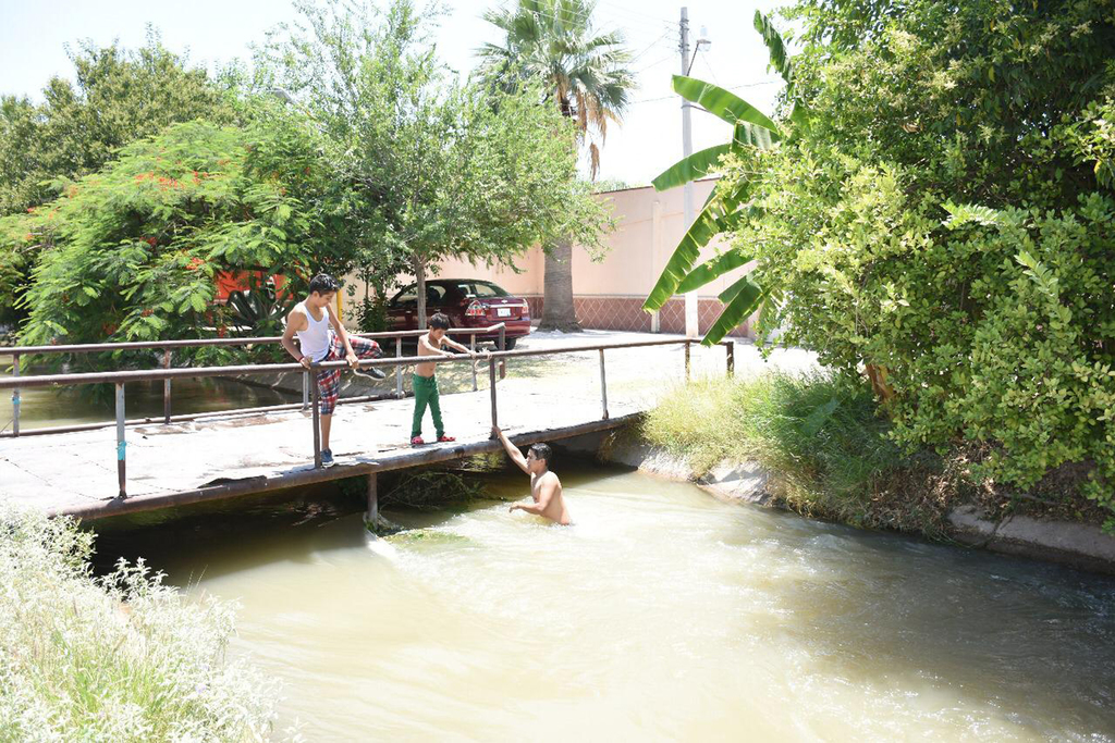 Se incrementará la vigilancia en los canales de riego del municipio de Lerdo para evitar que las personas ingresen a nadar. (EL SIGLO DE TORREÓN)