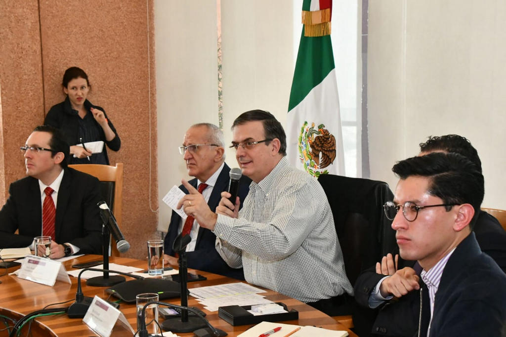 El secretario de Relaciones Exteriores, Marcelo Ebrard Casaubon, indicó que hasta el momento no se reportan mexicanos detenidos durante las redadas puestas en marcha por el gobierno de Estados Unidos. (NOTIMEX)