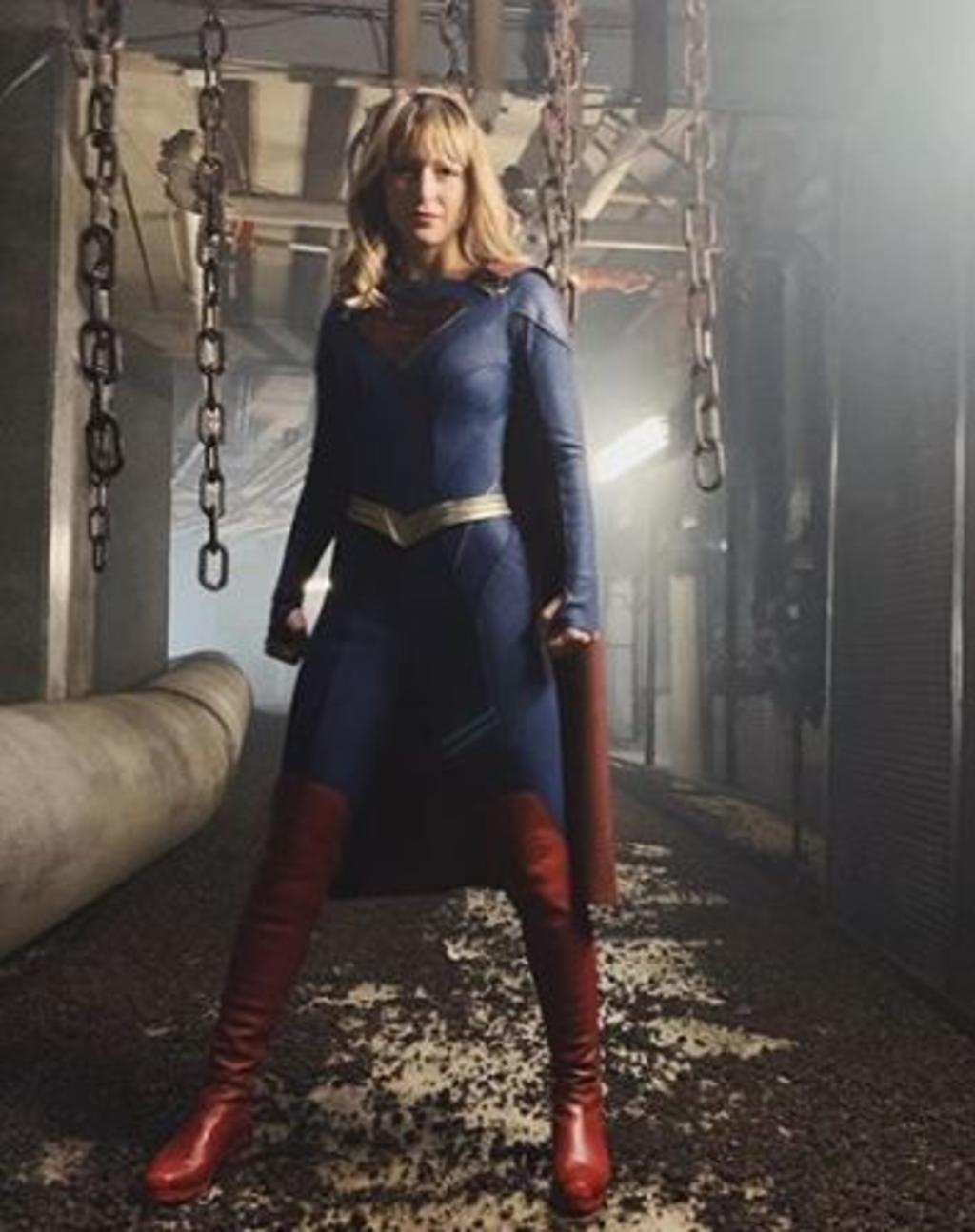 Supergirl ha dejado a un lado su tradicional minifalda para dar paso a un pantalón. (ARCHIVO)