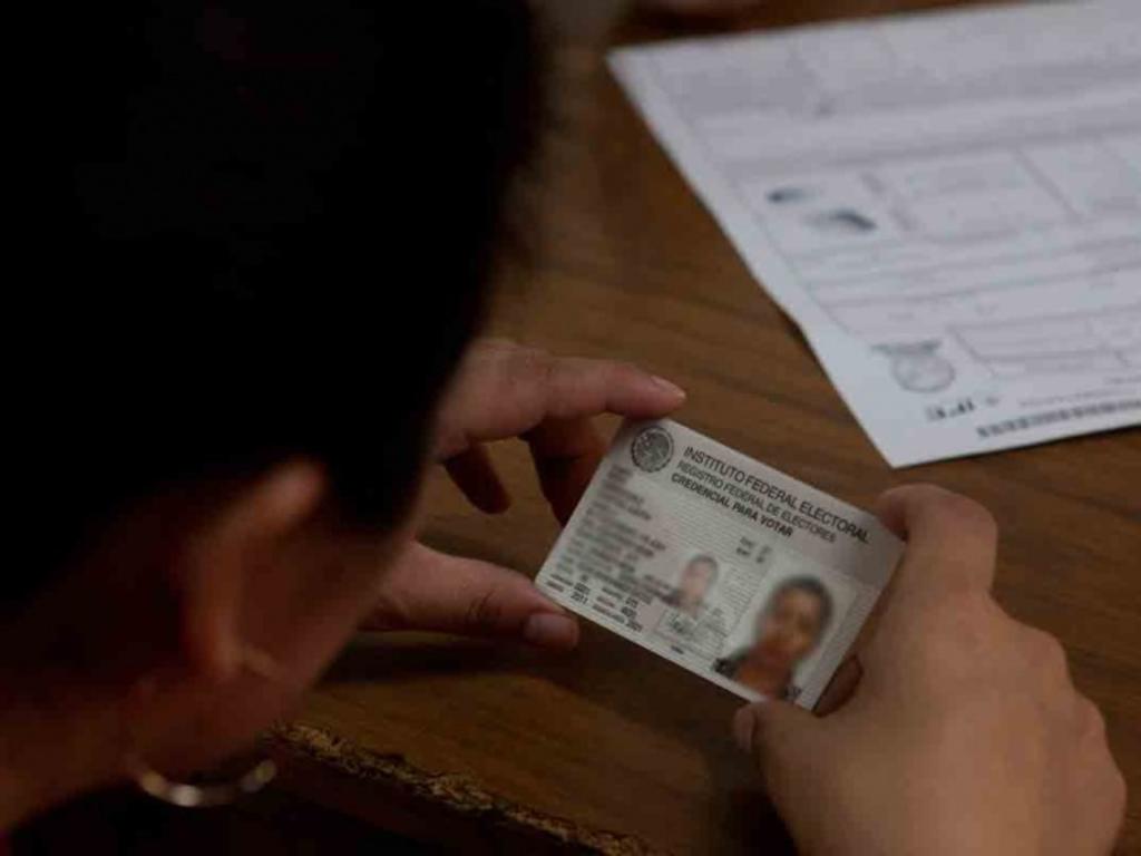El INE notificó que se ha detectado a ciudadanos centroamericanos usando documentos apócrifos para solicitar ante un módulo de atención una credencial de elector.