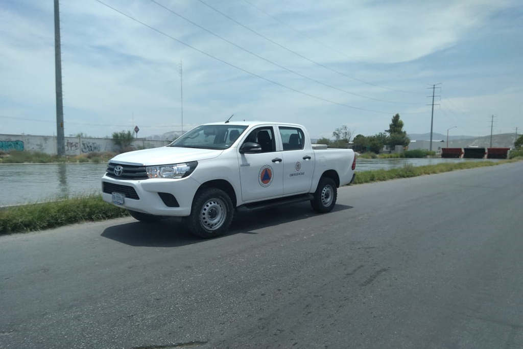 La Dirección de Protección Civil de Gómez Palacio incrementó los operativos en vigilancia en los canales de riego. (EL SIGLO DE TORREÓN)