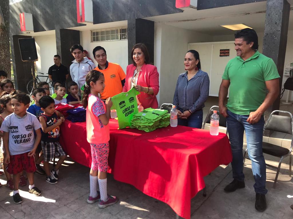 Se hizo esta mañana el arranque oficial al Curso de Verano 2019 dirigido a 200 niños y niñas de entre 6 y 12 años en la Unidad Deportiva Francisco Sarabia. (ANGÉLICA SANDOVAL)