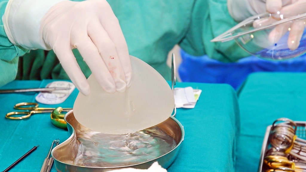 Más de 150 cirujanos en Nuevo León son reconocidos por el Consejo Nacional de Cirugía Plástica. (ARCHIVO)