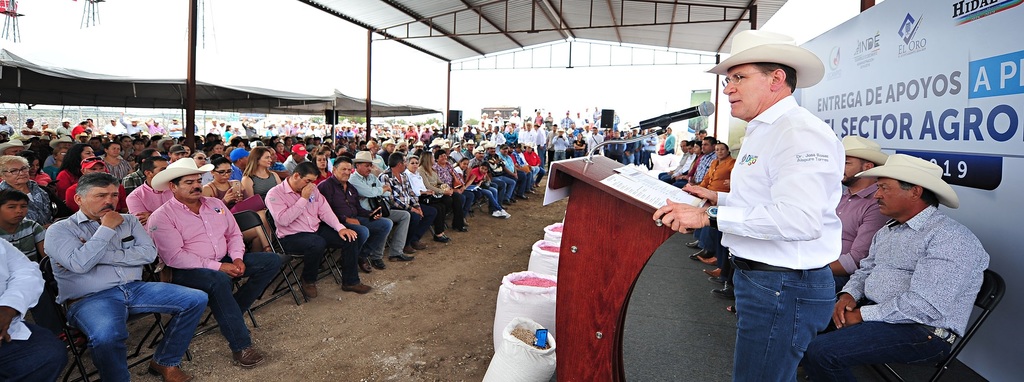 El gobernador José Aispuro Torres aseguró que se continúa impulsando el desarrollo de las familias que laboran en el medio rural.
