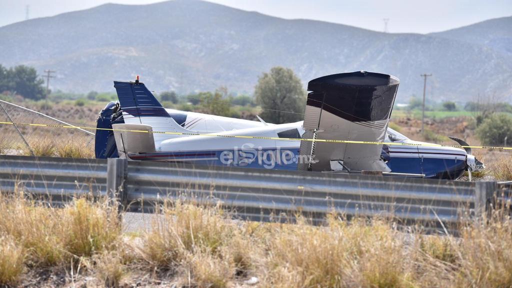 La aeronave terminó sobre el bulevar Sacramento, justo frente a la pista de aterrizaje del aeropuerto del municipio en mención. 
(ERNESTO RAMÍREZ)