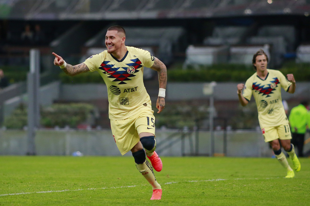 El chileno Nicolás Castillo anotó dos goles anoche en la victoria de las Águilas del América sobre los Rayados de Monterrey, en el arranque del Apertura 2019. (JAM MEDIA)