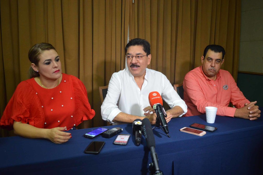 El aspirante (todavía no candidato) a dirigir del PRI nacional, Ulises Ruiz, estuvo en Torreón. (EL SIGLO DE TORREÓN)