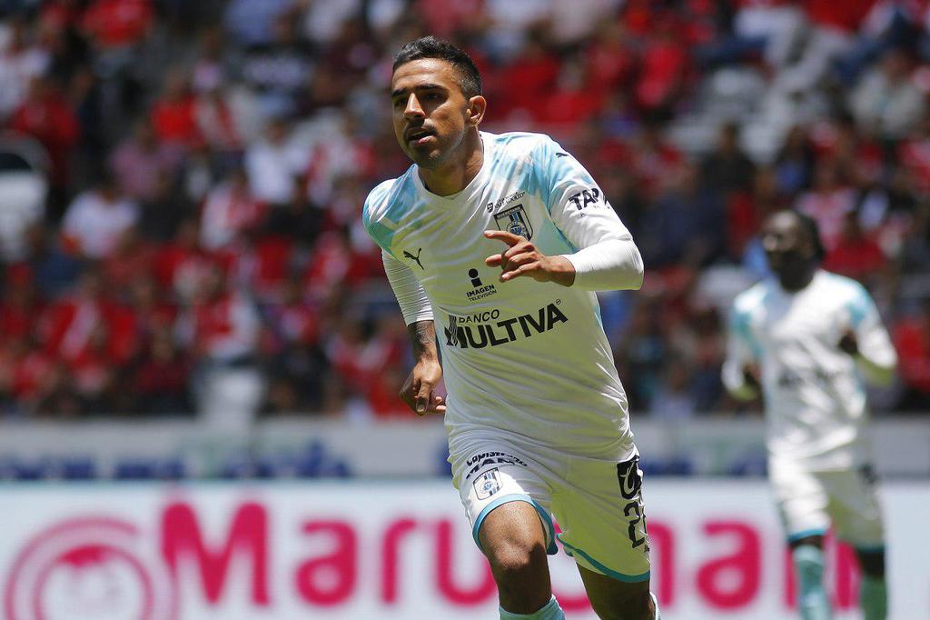 El colombiano Fabián Castillo y Alonso Escoboza facturaron goles en la segunda parte y Querétaro logró un triunfo de 2-0 sobre Toluca el domingo, por la primera fecha del torneo Apertura mexicano. (JAM MEDIA)