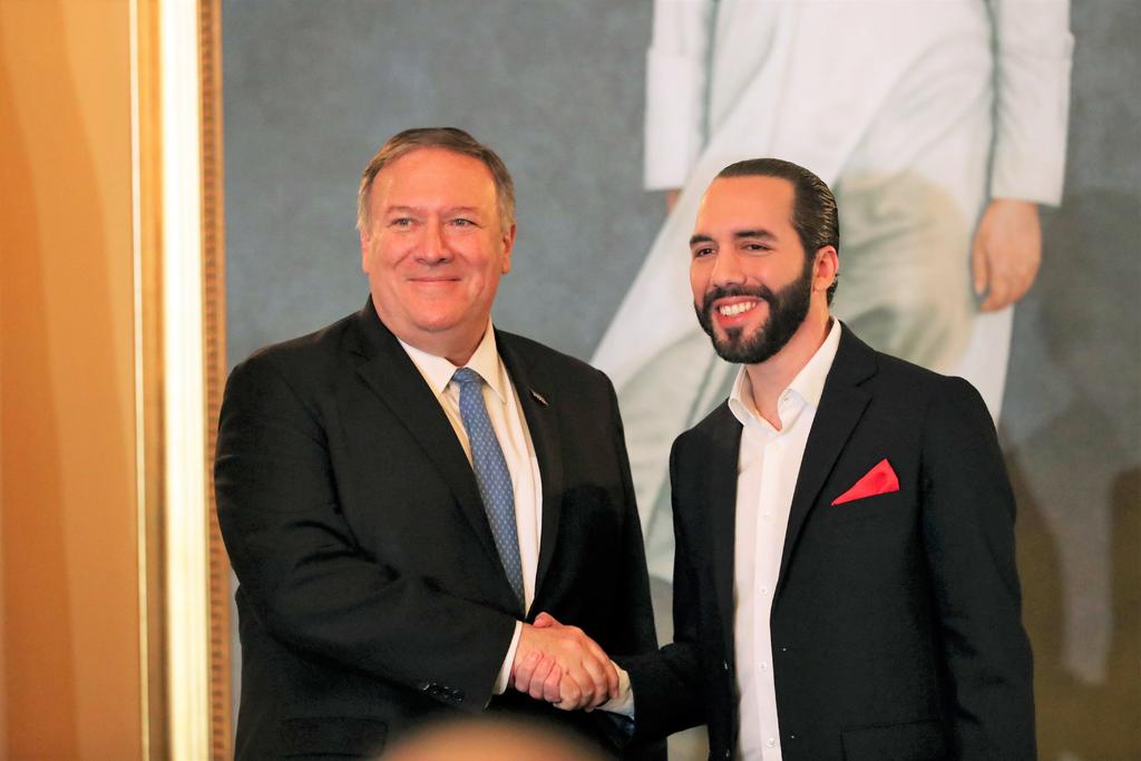 El jefe de la diplomacia estadounidense se reunió con el presidente salvadoreño, Nayib Bukele, para cerrar así una gira que lo llevó previamente a Argentina, Ecuador y México. (EFE)