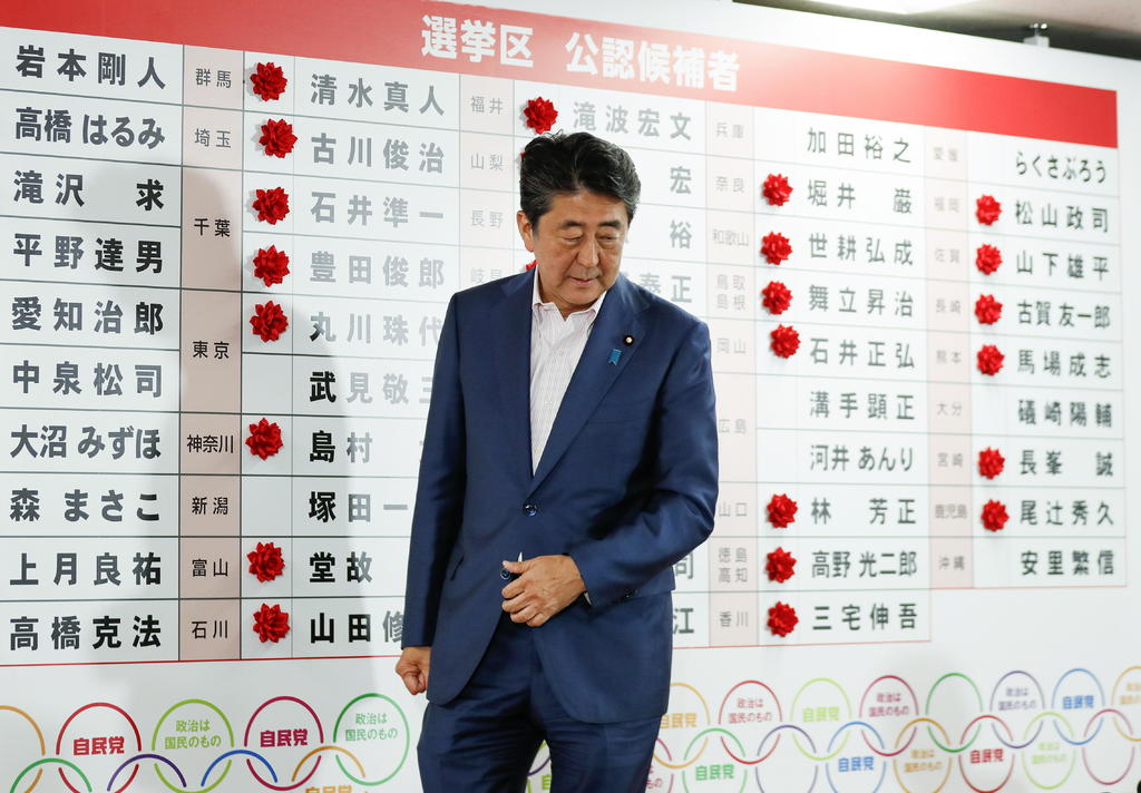 El objetivo del primer ministro, Shinzo Abe (foto), es enmendar la Constitución, aprobada después de la Segunda Guerra Mundial. (EFE)
