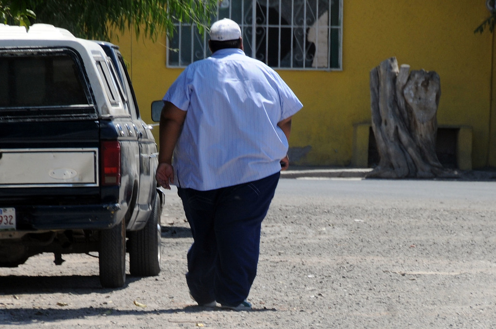 La obesidad es un problema de salud nacional que aqueja a México debido a diversos factores. (ARCHIVO)