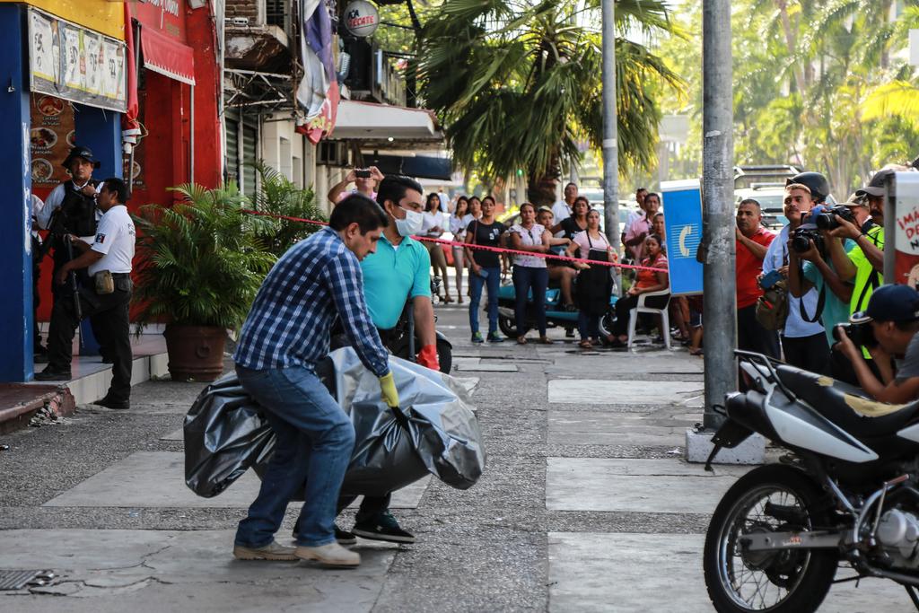 El fiscal General del Estado, Jorge Zuriel de los Santos Barrila, informó que las víctimas del ataque a un bar de la zona turística de Acapulco pertenecen al grupo delictivo liderado por “El 20”, quien fue detenido hace unos meses. (ARCHIVO)