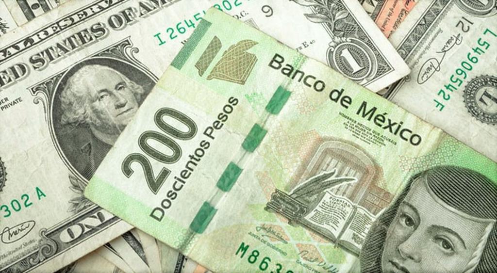 El dólar libre se vende hasta en 19.53 pesos, y se compra en un precio mínimo de 18 pesos en bancos de la Ciudad de México. (ESPECIAL)