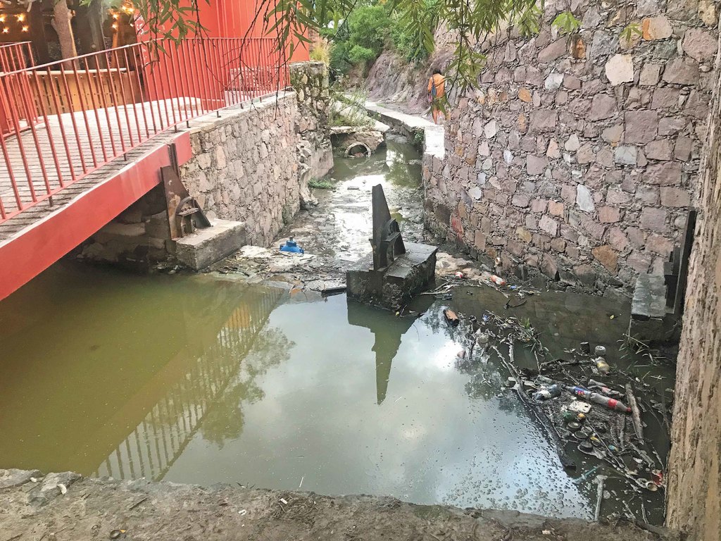 La caída de aguas residuales se ha prolongado por varios meses; en enero pasado, la Conagua alertó al Gobierno municipal de los vertederos. (AGENCIAS)