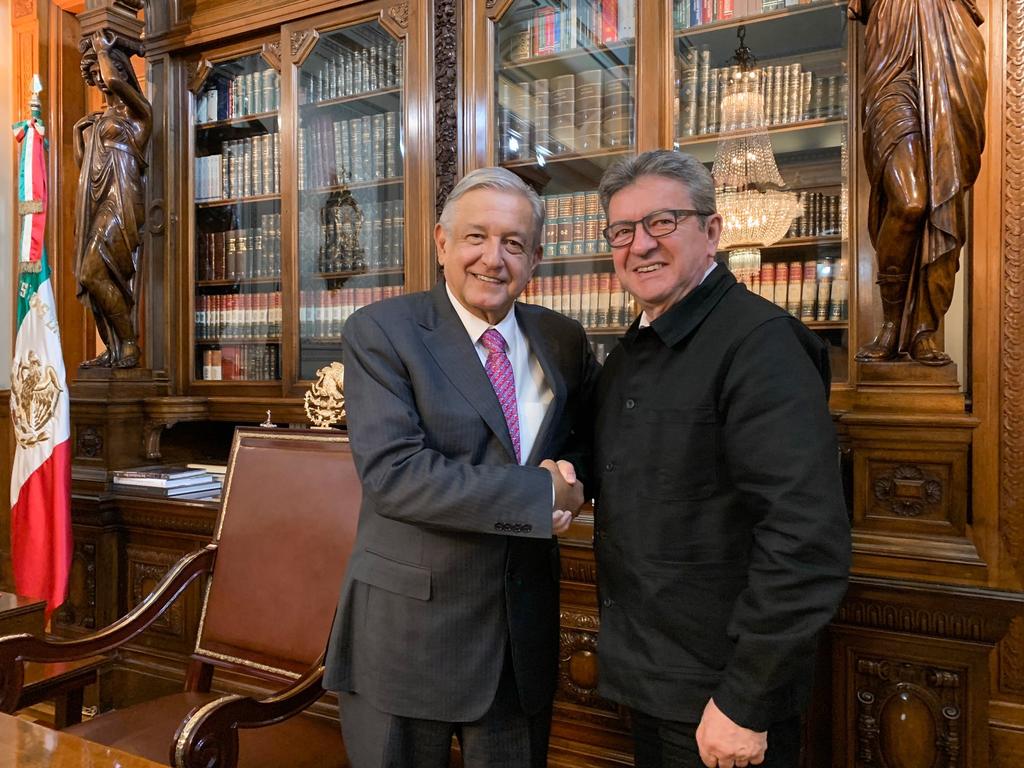 El presidente Andrés Manuel López Obrador se reunió en privado con Jean-Luc Mélenchon, líder del movimiento Francia Insumisa, en sus oficinas de Palacio Nacional, con quien conversó sobre sus coincidencias políticas. (TWITTER)