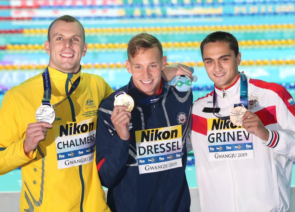 Dressel registró 46.96 segundos, el único nadador por debajo de 47 segundos en la final. Cerró apenas 0.05 segundo por encima del récord mundial de 46.91, fijado hace 10 años por el brasileño Cesar Cielo.
(EFE)