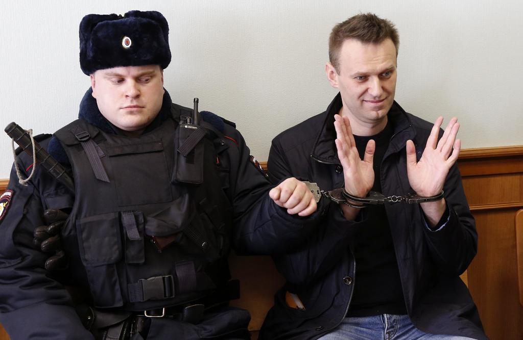 El investigador de la ONG, Oleg Kozlovski, afirmó en un comunicado que Navalni y otros cuatro activistas arrestados el miércoles por llamamientos a participar en una manifestación no autorizada frente al Ayuntamiento el próximo sábado son 'presos de conciencia'. (ARCHIVO)