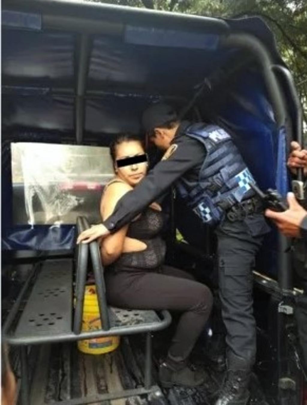La tarde de este viernes, el Ministerio Público de la fiscalía de homicidios ejecutó el traslado desde la colonia del Gas, Azcapotzalco, con dirección al oriente de la ciudad en la alcaldía Iztapalapa. (EL UNIVERSAL)
