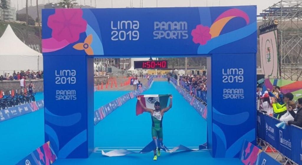 Crisanto Grajales confirmó que sigue siendo uno de los mejores triatleta del continente americano, luego de que consiguiera la medalla de oro en los Juegos Panamericanos de Lima 2019. (ESPECIAL)