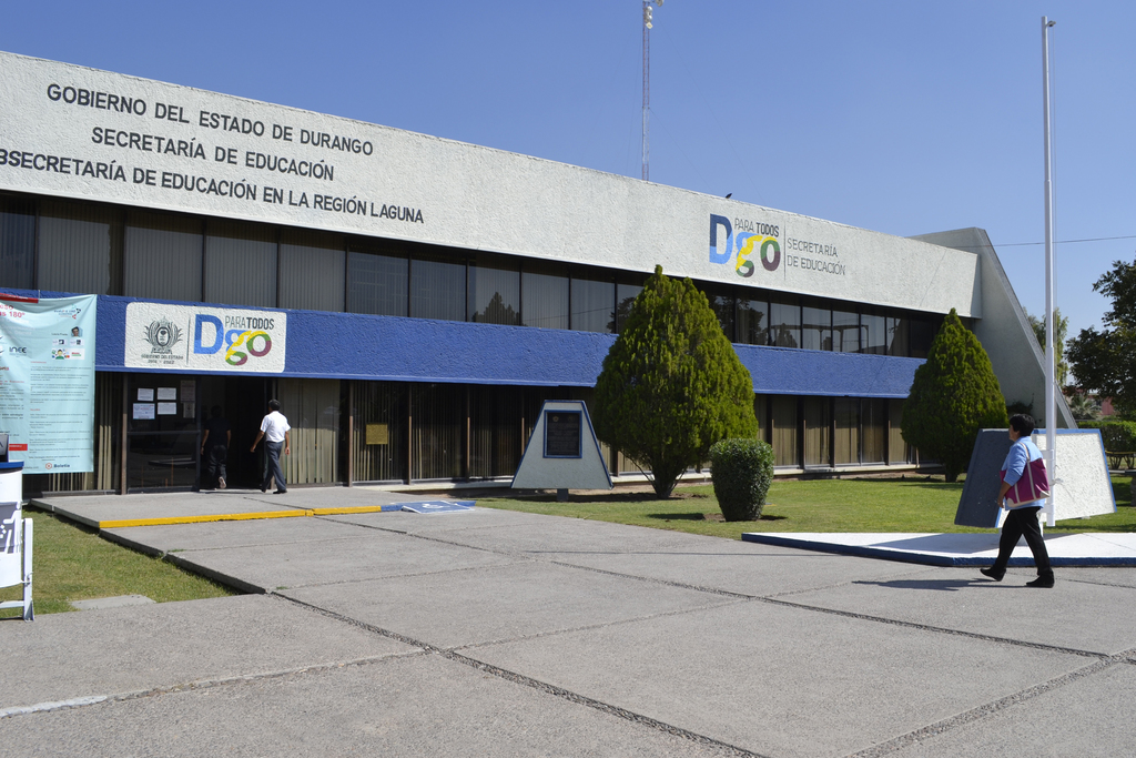 La Secretaría de Educación de Durango buscó 30 escuelas públicas con internet y aula de medios, pero sólo encontró 10. (ARCHIVO)
