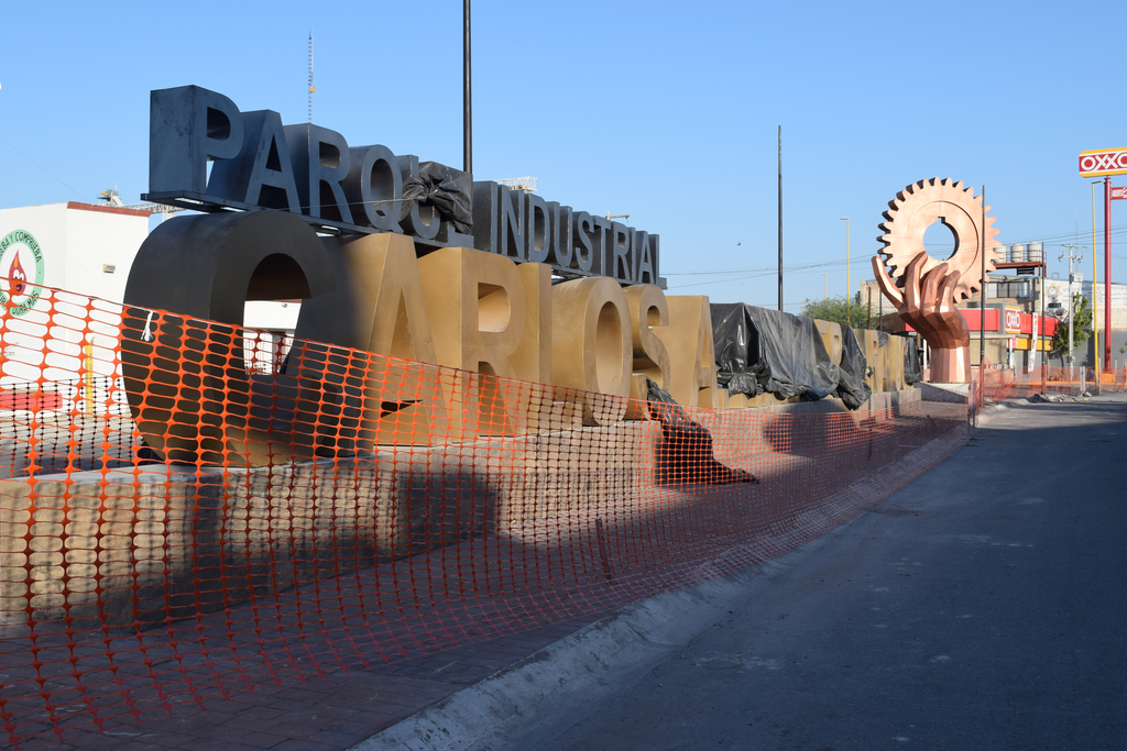 Se moderniza y rehabilita la calzada Carlos Herrera; incluye una escultura dedicada a la industria y el nombre del empresario. (EL SIGLO DE TORREÓN) 