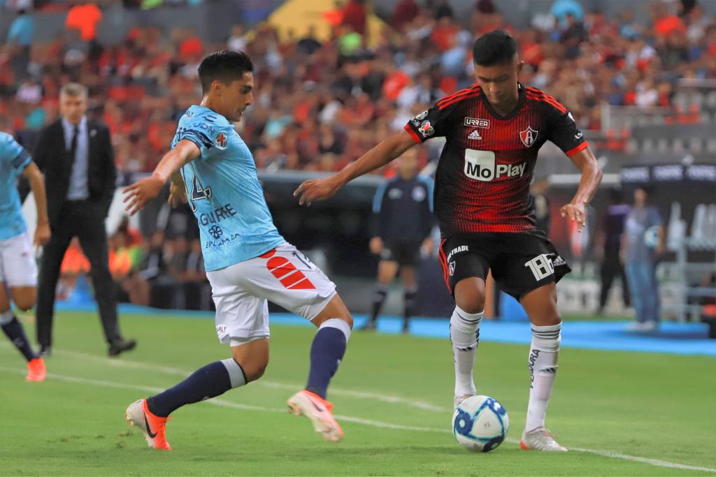 Ricky Álvarez festeja luego de marcar el gol que adelantó a los Rojinegros en el duelo de la jornada 1 de la Copa MX ante los Tuzos. (ARCHIVO)