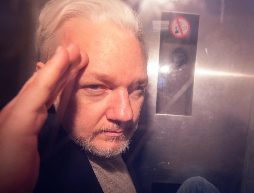 El plazo de prescripción se había agotado para los cargos de acoso sexual contra Assange, pero la investigación sobre las acusaciones de violación continúa. (ARCHIVO)