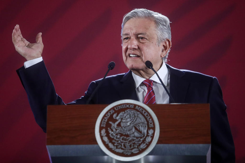 López Obrador rechazó que exista una persecución política contra funcionarios de pasadas administraciones, ni siquiera a los que culpa del fraude electoral del 2006. (ARCHIVO)