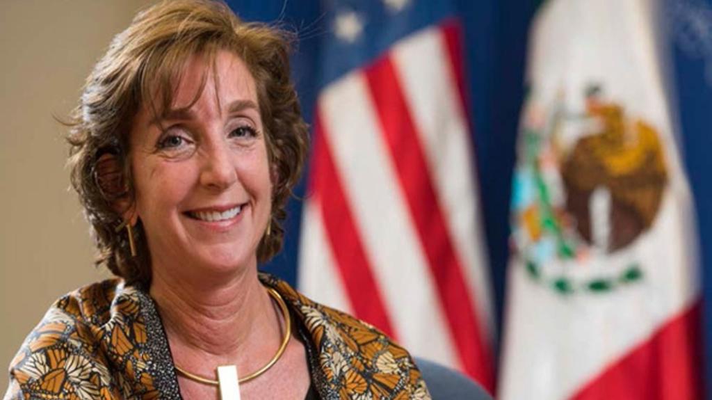 A través de su cuenta de Twitter, Roberta Jacobson felicitó al embajador de México en Estados Unidos. (ESPECIAL)