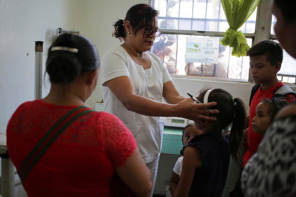 Según el Gobierno nicaragüense, un total de 437 personas fueron atendidas en los centros médicos como sospechosas de haber contraído el dengue ayer. (ARCHIVO)
