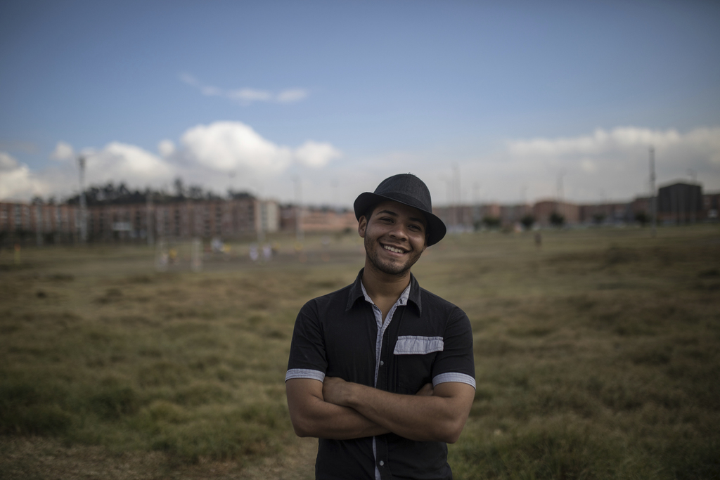 Historia. El inmigrante venezolano Alexander Beja posa para un retrato en Ciudad Verde, Bogotá, Colombia.