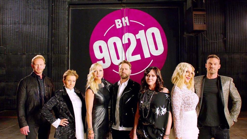 La popular serie de los ochentas vuelve hoy a la pantalla chica en el canal Fox de Estados Unidos rebautizada como BH90210. (ESPECIAL) 
