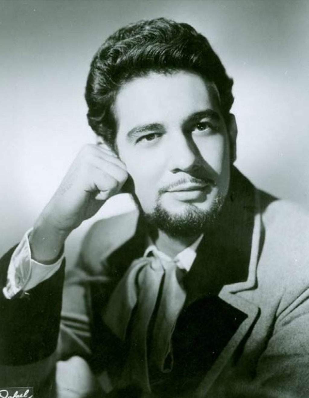 Plácido Domingo, en los inicios de su exitosa carrera cantó en el Teatro Martínez de Torreón, en 1962. Foto de la época. (CORTESÍA)