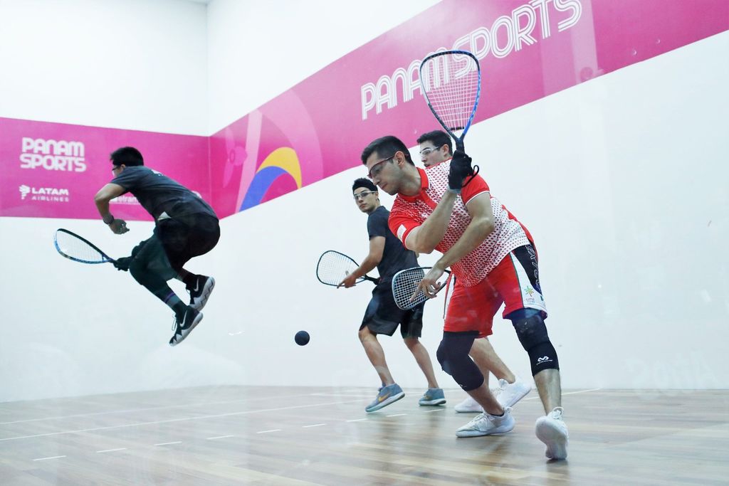 La pareja mexicana se impuso 15-10 y 15-1 en la final a los bolivianos.