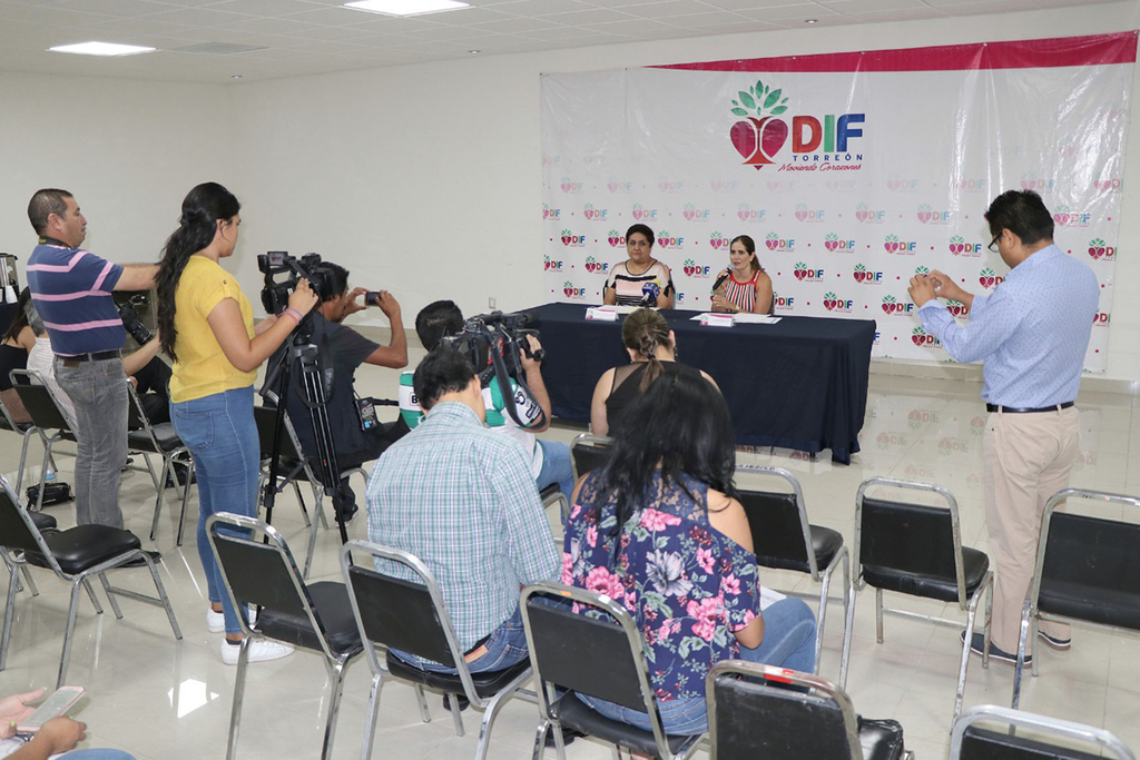 Autoridades del DIF en rueda de prensa informaron sobre las actividades a realizar en este mes. (DIANA GONZÁLEZ)
