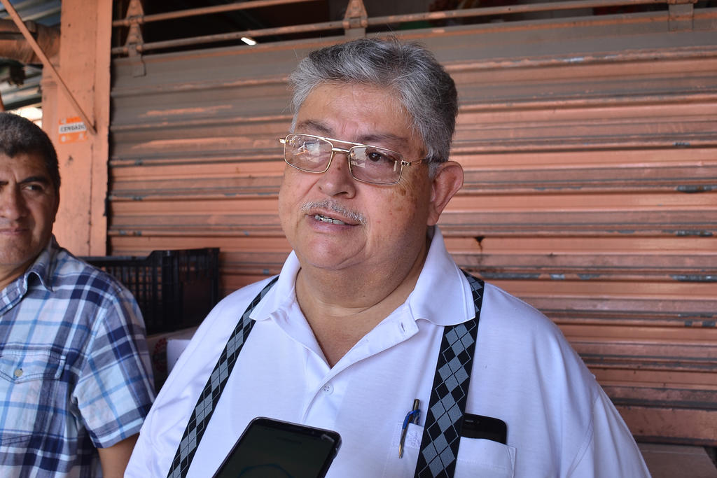 Pedro Pasilla Mijares, presidente de la Unión de Locatarios del Mercado Alianza, comentó que el senador realizará un recorrido por el mercado y tendrá un dialogo con los comerciantes de primera mano. (EL SIGLO DE TORREÓN/VIRGINIA HERNÁNDEZ)