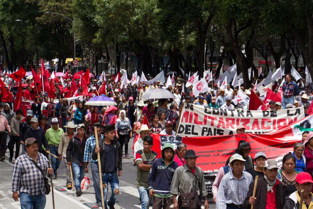 Miles de campesinos realizaron una protesta nacional para pedir que lleguen pronto los recursos y apoyos para el sector. (EFE)
