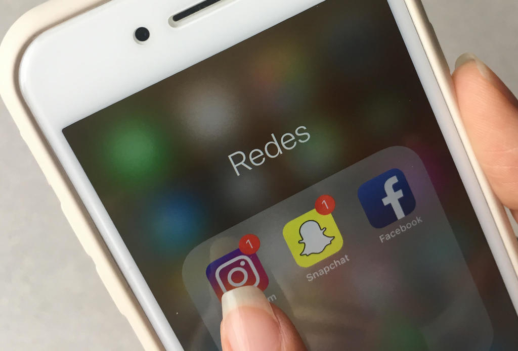 Una de las herramientas que más usan los usuarios de Instagram podría llegar pronto a WhatsApp. (ARCHIVO)