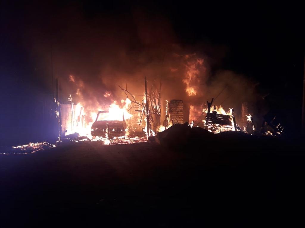 El hecho sucedió en el ejido Escuadrón 201, del municipio de Matamoros, cuando su casa ardió en llamas. (EL SIGLO DE TORREÓN)
