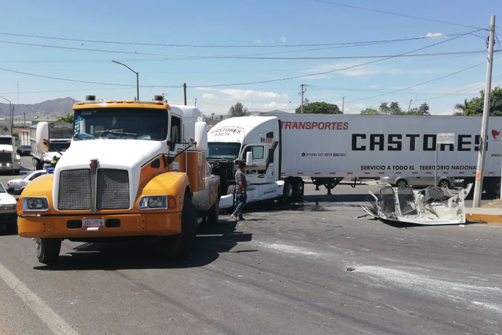 No hubo personas lesionadas, solo daños materiales.