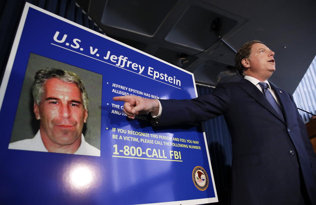 Epstein, señalado por la Justicia de crear una red para abusar de decenas de niñas en su mansión de Nueva York, así como en otra situada en Florida hace más de una década. (EFE)