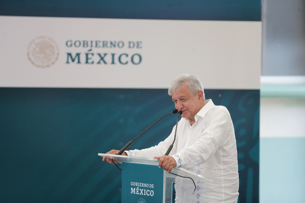 Obrador volvió a repetir la frase de Juárez: El respeto al derecho ajeno es la paz.