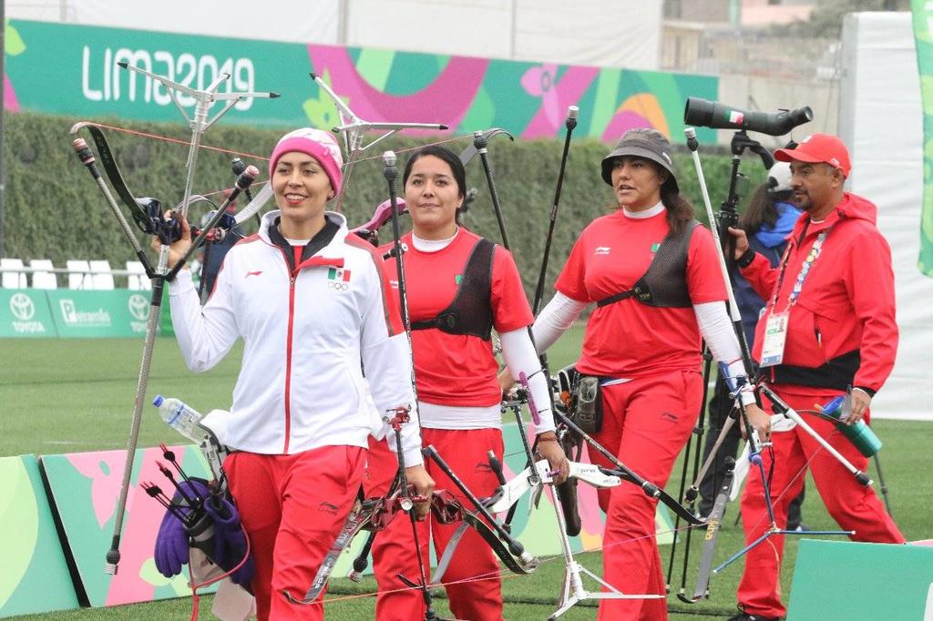 Arqueras mexicanas ganan plata en la competencia final de tiro con arco en los Juegos Panamericanos de Lima 2019. (TWITTER)