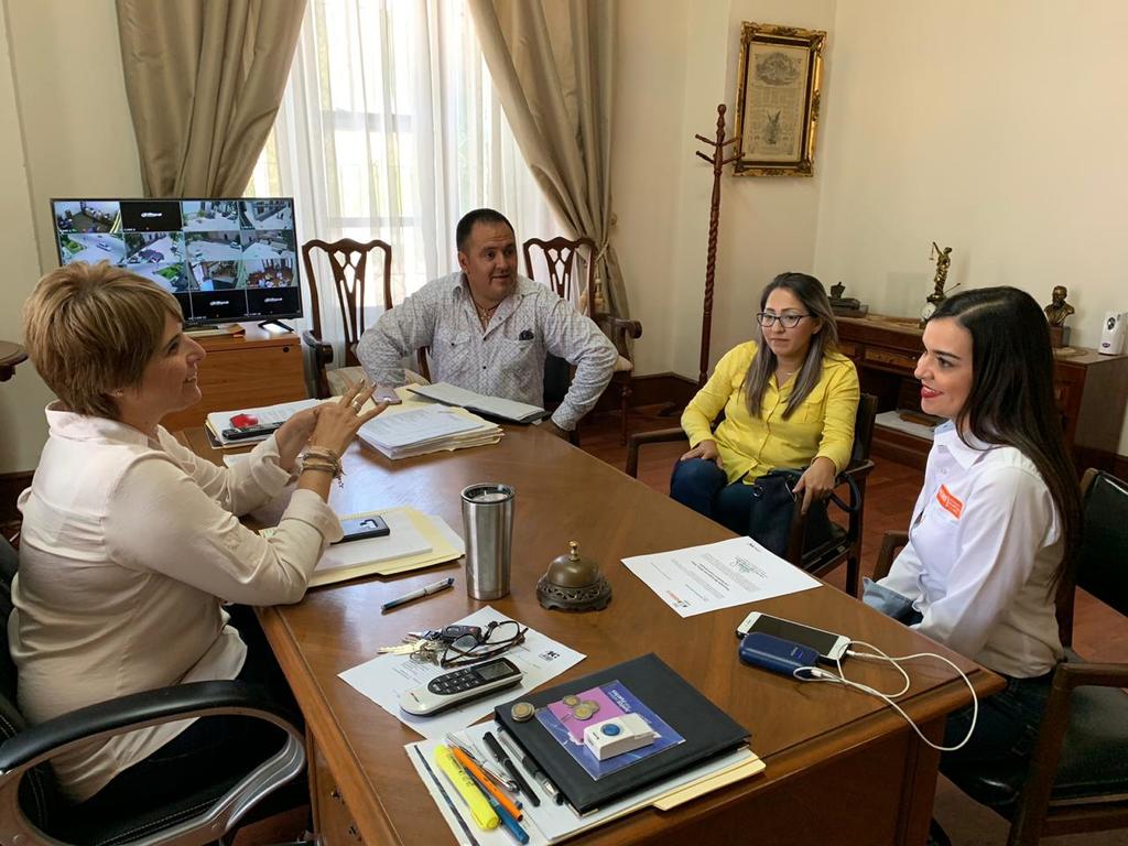 Este lunes por la tarde la alcaldesa Yolanda Cantú Moncada recibió a la procuradora Leticia Sánchez Campos. (EL SIGLO COAHUILA)