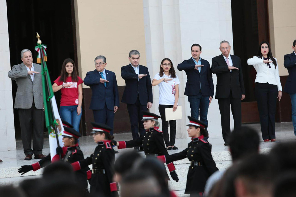 En el evento estuvieron presentes el gobernador de Coahuila, Miguel Riquelme, así como el rector Salvador Hernández Vélez.