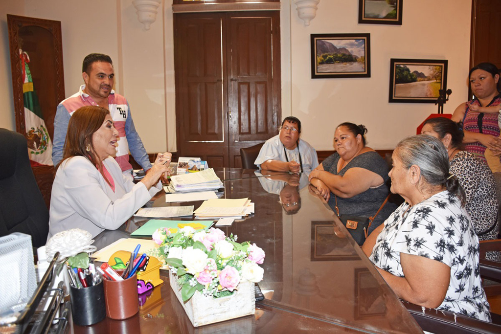 Pobladores de San Nicolás demandaron apoyo de las autoridades municipales. (EL SIGLO DE TORREÒN / MA. ELENA HOLGUÍN)