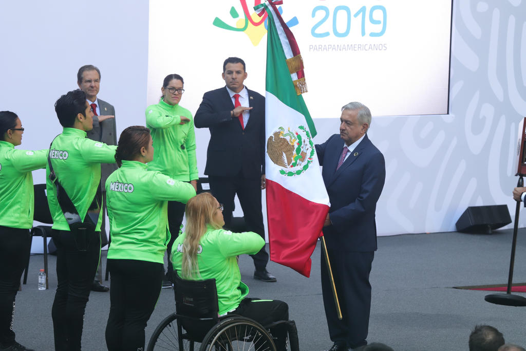 En la ceremonia de abanderamiento de la delegación mexicana de los VI Juegos Parapanamericanos de Lima, Perú 2019, detalló que se darán de manera directa 20 mil pesos mensuales a cada atleta y entrenador. (NOTIMEX)