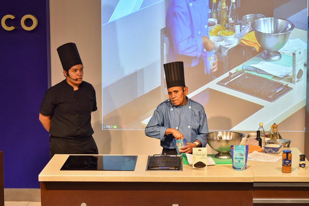 Los reconocidos chefs impresionaron con sus recetas a las asistentes.