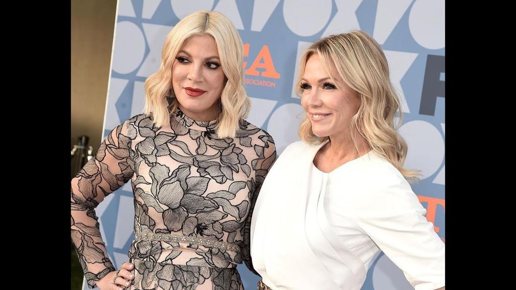 Jennie Garth y Tori Spelling, ya piensan en la realización de una segunda temporada de Beverly Hills 90210. (ESPECIAL)